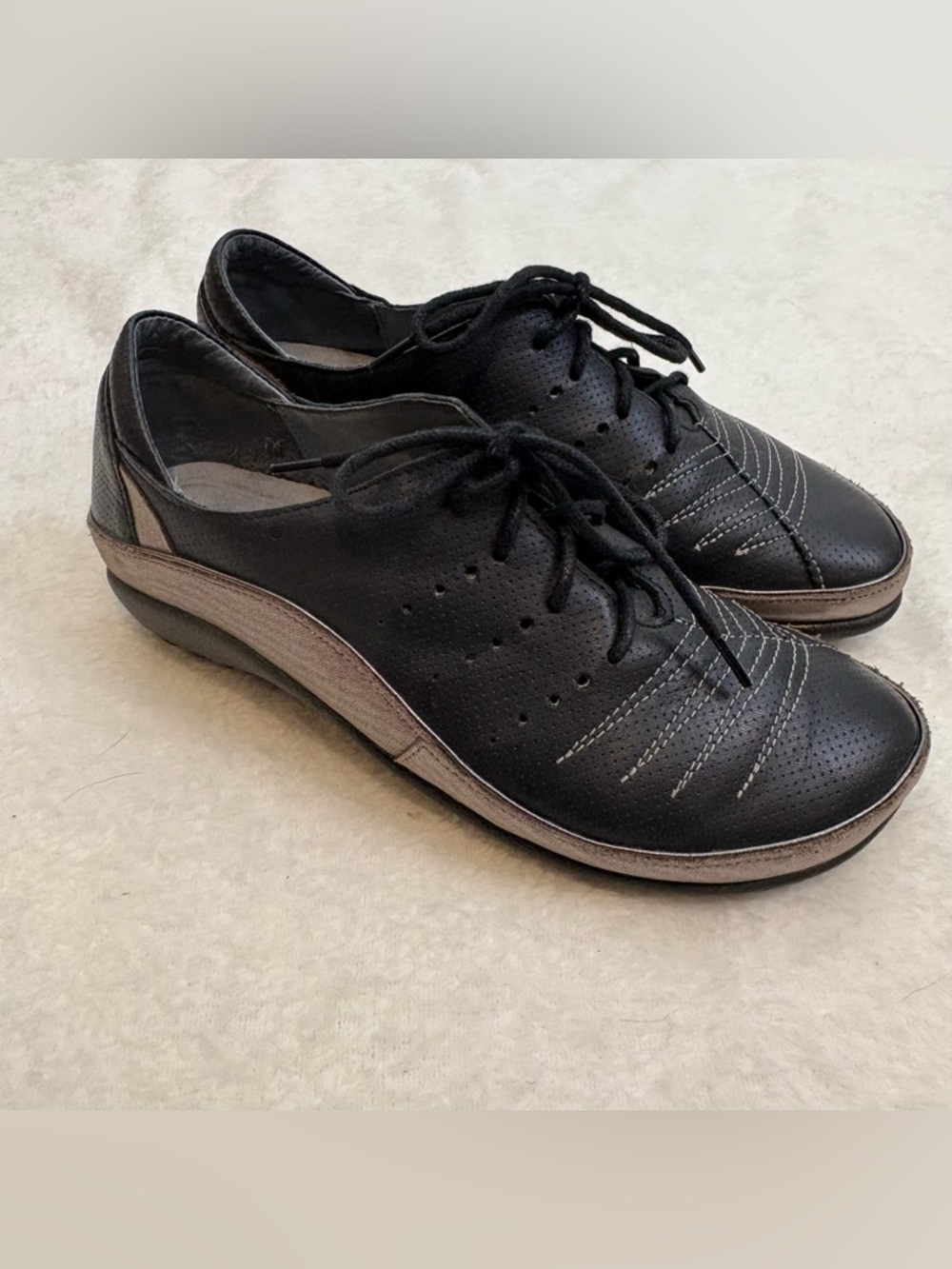 Naot Kumara Lace up Shoes Black & Metallic Gold Leather Size 6 Women’s
